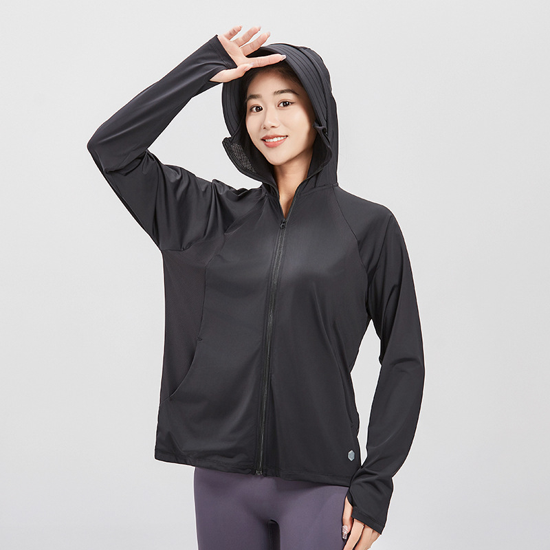 Išorinė striukė su gobtuvu UPF50+, greitas džiuvimas, kvėpuojanti, drėgmės šalinimas, audinys iš 185 g originalios siūlės (88% nailonas, 12%)