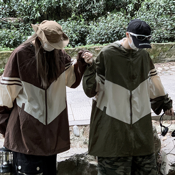 Suveline kapuutsiga jakk UV-kaitsega ja kontrastsete värvidega — kiirelt kuivav polüester, matkamiseks ja telkimiseks