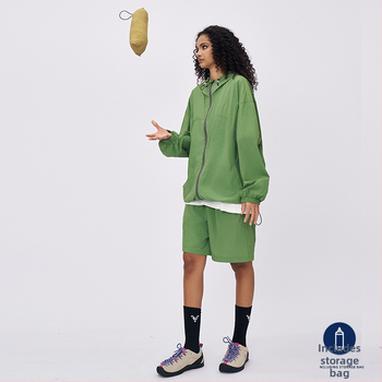 Meeste kapuutsiga päikesekaitsejakke UPF40+, kerge nailonimaterjal, tõmblukk, vaba lõige