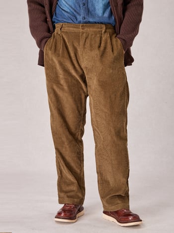 Muške udobne vintage corduroy hlače ravnog kroja, srednja visina struka, gumb za zatvaranje, više džepova