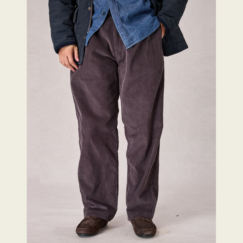 Muške udobne vintage corduroy hlače ravnog kroja, srednja visina struka, gumb za zatvaranje, više džepova