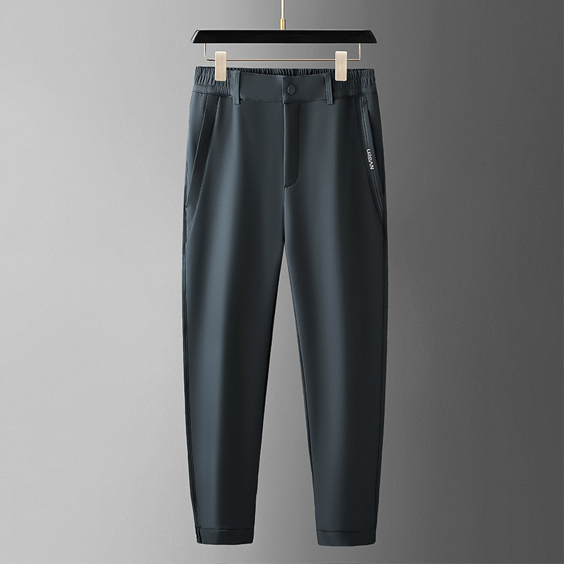 Férfi téli sportos nadrág – szélálló és vízálló, fleece béléssel, egyenes szabás, középmagas derék