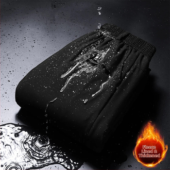 Kelnės su tiesiu kirpimu, vidutinio juosmens, paprastas stilius, ilgos kelnės, tinkančios vidutinio amžiaus žmonėms