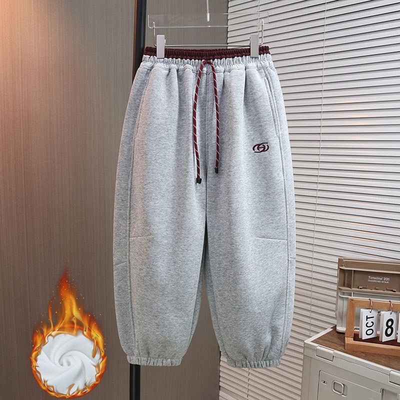 Детски зимни панталони с подплата от флис; 60% памук, 40% полиестер; долен слой 94% полиестер, 6% спандекс; средно повдигната талия; за момчета над 8 години