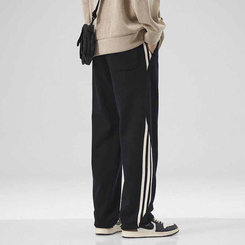 Meeste fleece-vooderdatud sirge lõikega püksid, veluurist puuvillase segust (82% puuvill, 18% polüester), keskmiselt kõrge vöö, vaba lõige, talviseks kasutamiseks, sügisel 2024 väljaanne