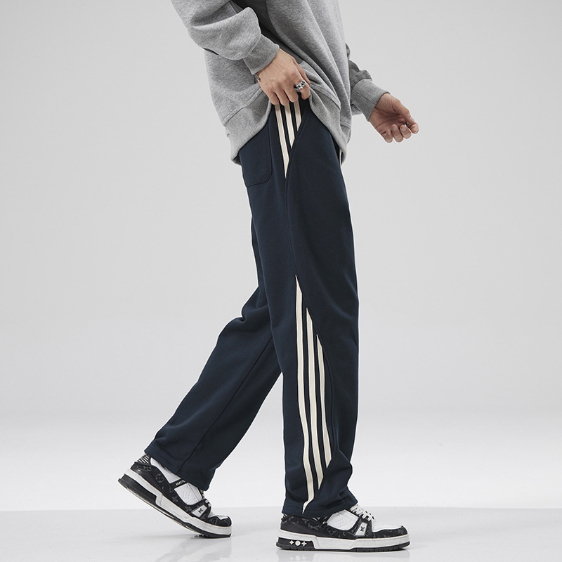 Meeste fleece-vooderdatud sirge lõikega püksid, veluurist puuvillase segust (82% puuvill, 18% polüester), keskmiselt kõrge vöö, vaba lõige, talviseks kasutamiseks, sügisel 2024 väljaanne