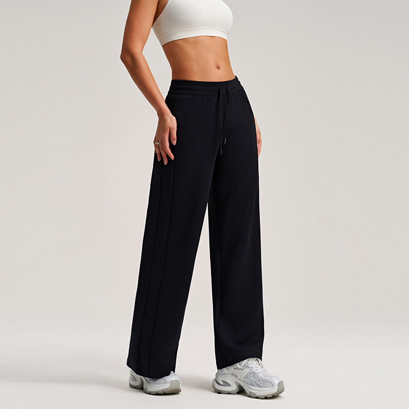 Kelnės su aukštu juosmeniu, tiesus laisvas kirpimas, rayon oro sluoksnio audinys; poliesteris 81%, viskozė 15%, spandansas 4% (Hyosung)