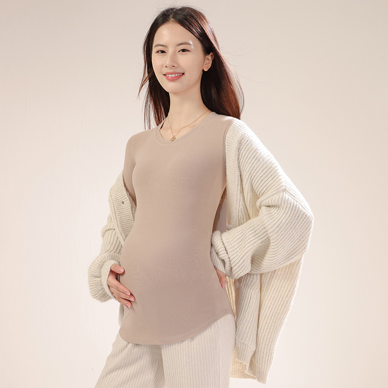 Nėščiųjų topas su apvaliu kaklu, ilgomis rankovėmis, viskozės pluoštas 90–95%, ruduo 2024