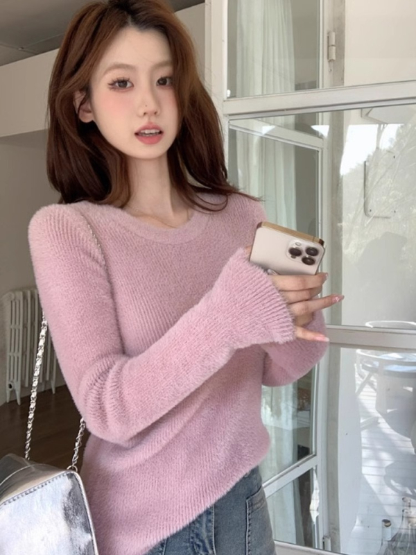 Kootud sviiter viskoosi kiududest, ühevärviline, paks, ümmarguse kaelusega, pika varrukaga