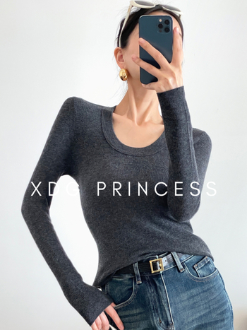 Džemper od ovčje vune s U-izrezom, dugi rukavi, uski kroj