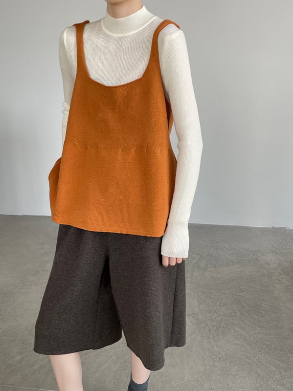 Dvodjelni pleteni set: džemper s polu-rolom i top s kvadratnim izrezom