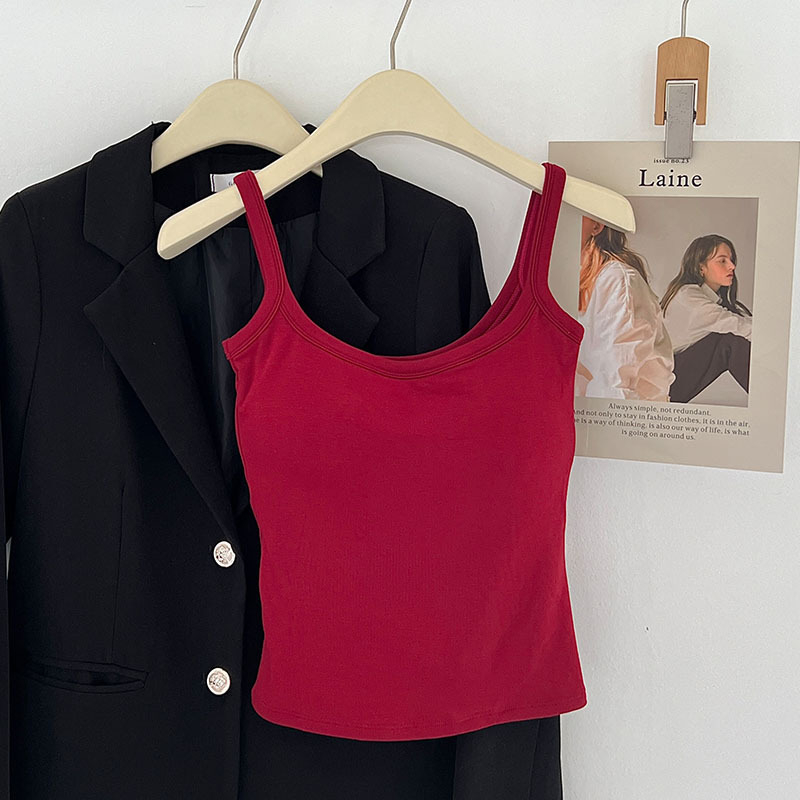 Viskozės camisole su krūtinės pagalvėle ir vilnos vidumi, stačiakampis kaklo iškirptė, siauras kirpimas