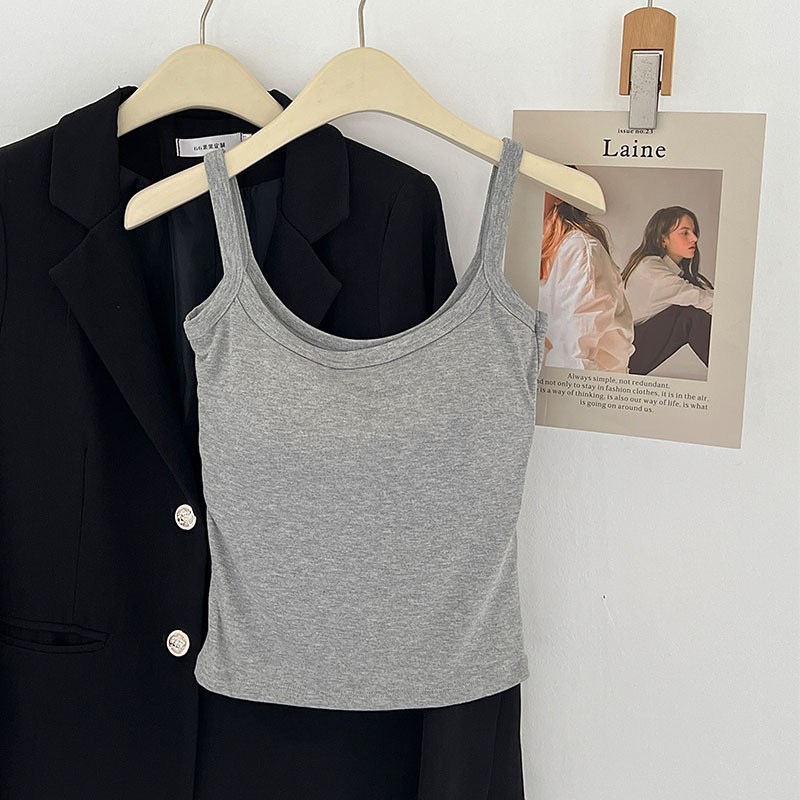 Viskozės camisole su krūtinės pagalvėle ir vilnos vidumi, stačiakampis kaklo iškirptė, siauras kirpimas