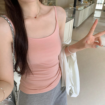 Moteriškas sling topas su krūties užpildais, viskozės pluoštas, pagrindinio audinio dalis 90-95%, liesas siluetas, pečių dirželiai neatskiriami, 2024 vasara