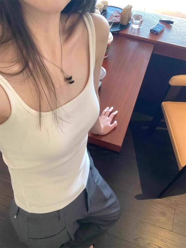 Top su krūties pagalvėlėmis, liesa kirpimo, medvilnės-viskozės mišinys, trumpas ilgis, hip-hop gatvės stilius