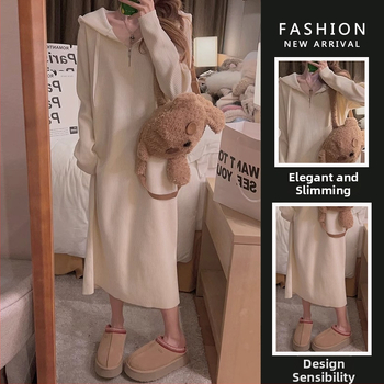 Rasedate kapuutsiga kootud kleit merine siluetiga, pikkade varrukatega