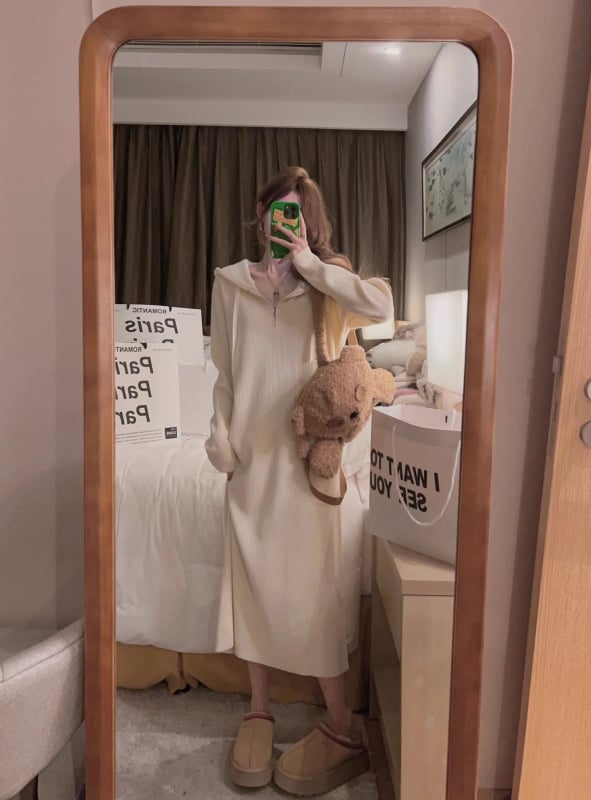 Майчинска рокля с качулка, плетена, дълги ръкави, силует русалка