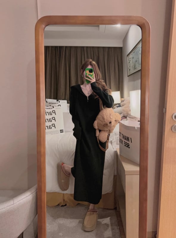 Майчинска рокля с качулка, плетена, дълги ръкави, силует русалка