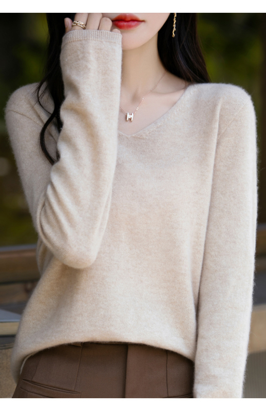 Moteriškas vilnos megztinis 95%+, V formos kaklo, laisvas kirpimas, ilgos rankovės, ilgis 50–65 cm