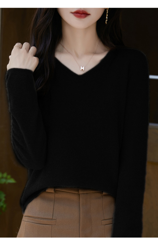 Moteriškas vilnos megztinis 95%+, V formos kaklo, laisvas kirpimas, ilgos rankovės, ilgis 50–65 cm