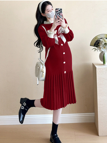 Plisuota midi suknelė su stoviu kaklu, ilgos rankovės, medvilnės-elastano mišinys (70–80% medvilnė, <30% elastanas), mazgų raštas