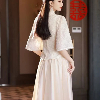 Pamergių suknelė, azijietiško stiliaus įkvėpta, poliesterio audinys (95%+), aukštas liemuo, ilgos rankovės