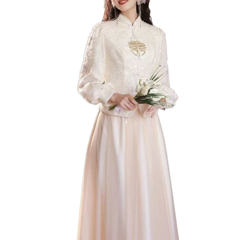 Pamergių suknelė, azijietiško stiliaus įkvėpta, poliesterio audinys (95%+), aukštas liemuo, ilgos rankovės