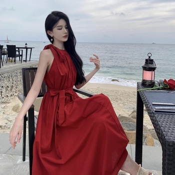 Halter-kaelusega kleit, ilma varrukateta, kõrge vöökoht, keskmise pikkusega, X-stiilis seelik