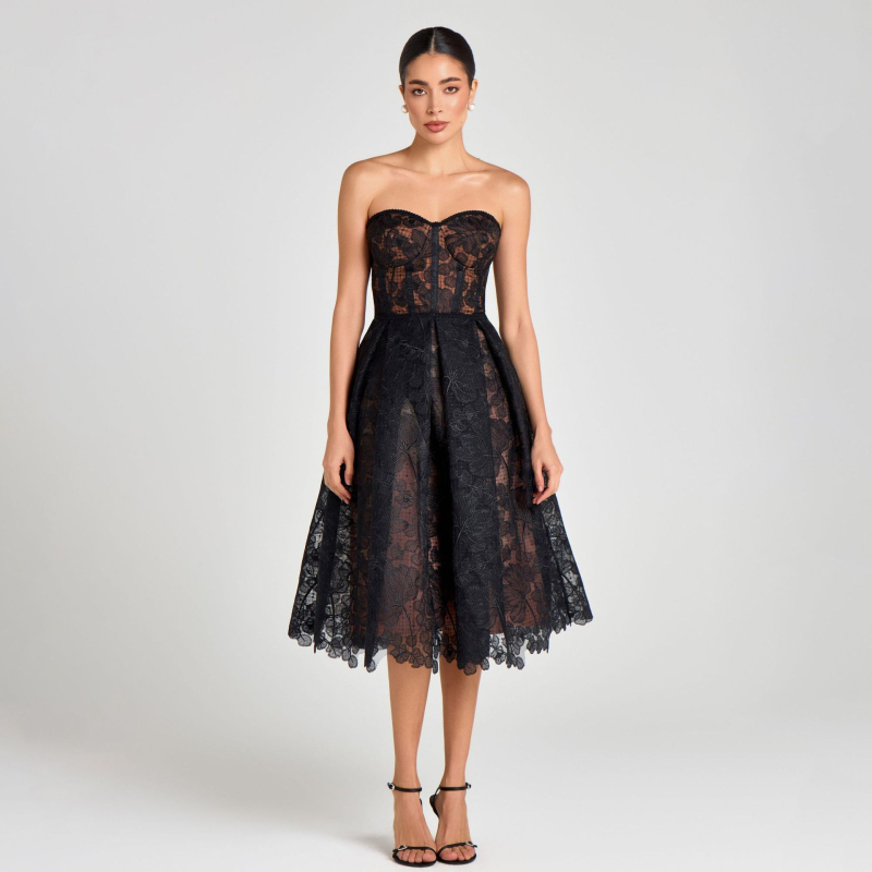 Tikandiga kootud kleit, käevarrukateta, ühetone, A-kõverline midi pikkus, talje keskmisel kõrgusel