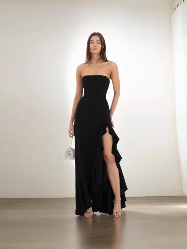 Õhtukleit ilma õlgadeta, toru-top stiil, ebakorraparane pikk seelik külje lõikega, Milk Silk Spandex segu