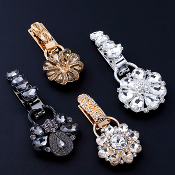 Hengmeihe διακοσμητική αγκράφα για παλτά — κράμα ψευδαργύρου με τεχνητούς κρυστάλλους, κλασικό εθνικό στυλ, μινιμαλιστικός σχεδιασμός