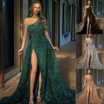 Blizga vakarinė suknelė su plonomis petimis, nuolydus pečius, Žuvies uodegos siluetas viduryje juosmens