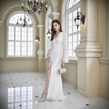 Nėriniuota suknelė su giliu V iškirpte, ilgomis rankovėmis, siauras kirpimas, vestuvėms