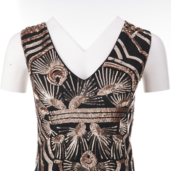 Ilga vakarinė suknelė 1920-ųjų stiliaus, su perliukais, tinklinio audinio detalėmis ir blizgučiais; poliesteris