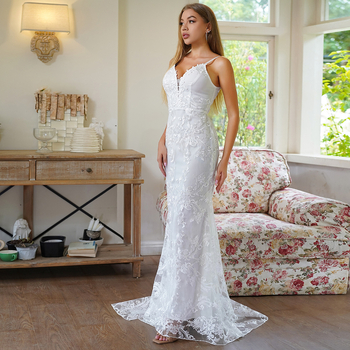 Formali vakarinė suknelė, be rankovių, ilga suknelė, gilus V kaklo iškirptė, siauras kirpimas, siuvinėjimas