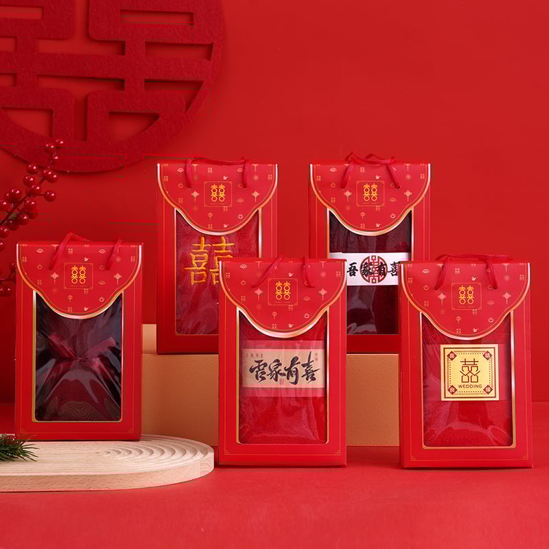 Сватбена кърпа в подаръчна кутия, корал велур, персонализирана с лого, отпечатано лого, тегло 70 g