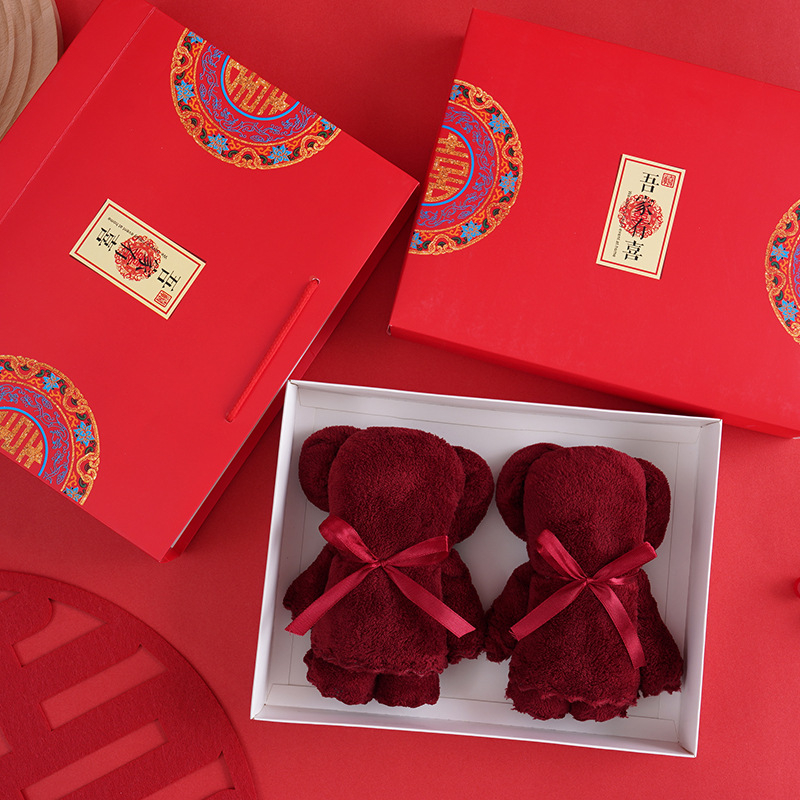 Сватбена кърпа в подаръчна кутия, корал велур, персонализирана с лого, отпечатано лого, тегло 70 g