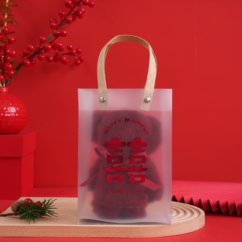 Сватбена кърпа в подаръчна кутия, корал велур, персонализирана с лого, отпечатано лого, тегло 70 g