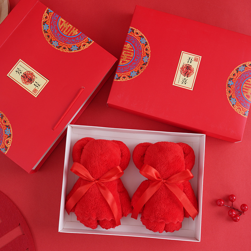 Сватбена кърпа в подаръчна кутия, корал велур, персонализирана с лого, отпечатано лого, тегло 70 g