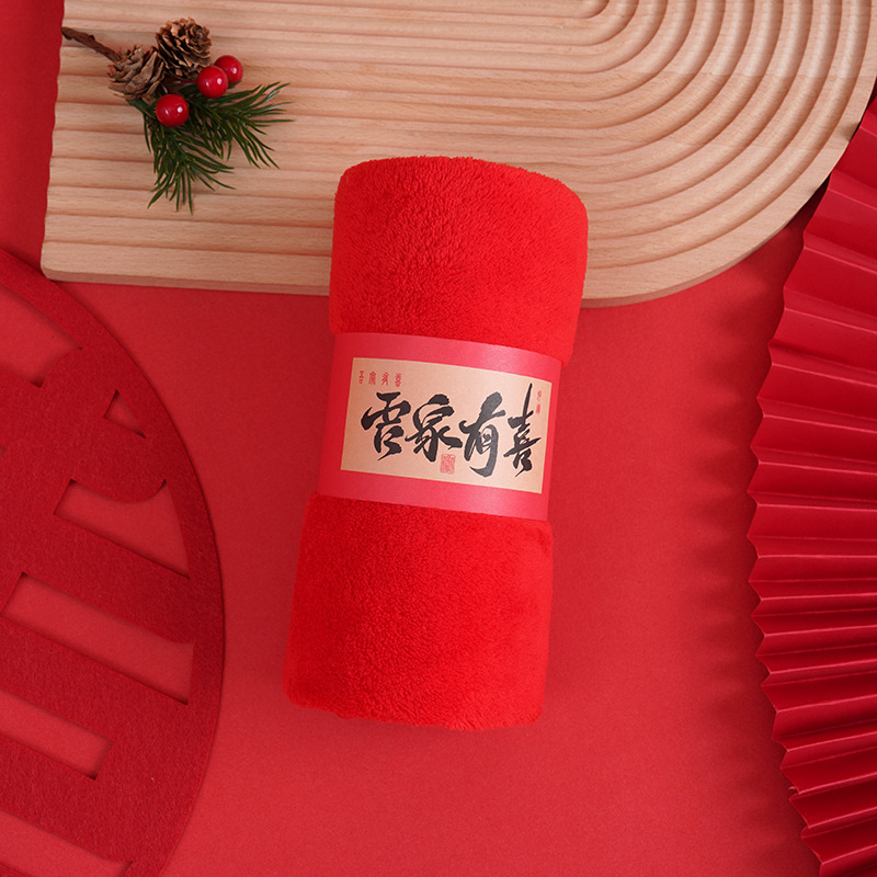 Сватбена кърпа в подаръчна кутия, корал велур, персонализирана с лого, отпечатано лого, тегло 70 g