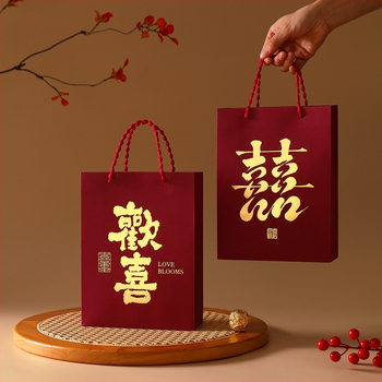 Xiuyoufu kvadrātveida papīra dāvanu soma kāzām – ķīniešu stils, priekš līgavainēm