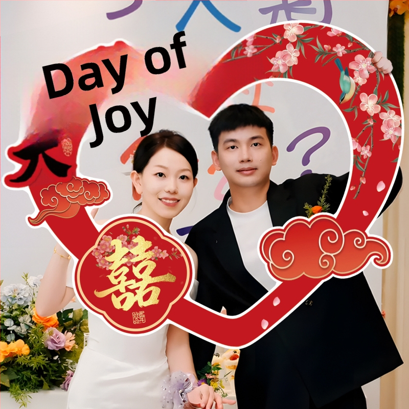 Vestuvinių nuotraukų rekvizitai su KT lenta – nuotaka ir palydėtoja laiko užrašus su žodžiu Laime (Medžiaga: KT lenta; Kategorija: Kitos vestuvinės prekės; Kabinimo būdas: Lipni juostelė; Panaudojimas: Vestuvės)