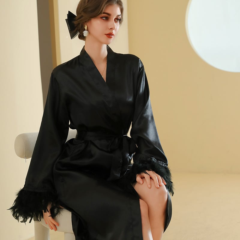 Pruudikleit satinist hommikuste ettevalmistuste jaoks, off-shoulder kaelusega ja 3/4 varrukatega, kunstlik siidkangas, 100% polüester, ultraõhuke kangas 81–100 g/m²