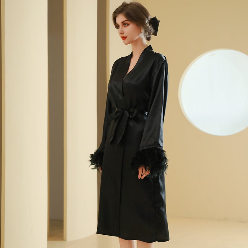 Pruudikleit satinist hommikuste ettevalmistuste jaoks, off-shoulder kaelusega ja 3/4 varrukatega, kunstlik siidkangas, 100% polüester, ultraõhuke kangas 81–100 g/m²