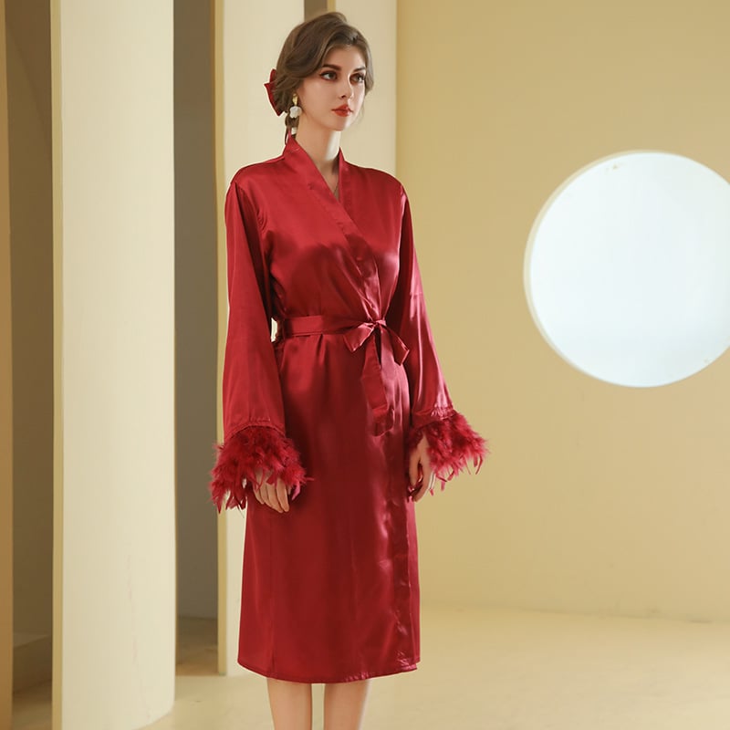 Pruudikleit satinist hommikuste ettevalmistuste jaoks, off-shoulder kaelusega ja 3/4 varrukatega, kunstlik siidkangas, 100% polüester, ultraõhuke kangas 81–100 g/m²