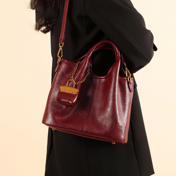 Miesto minimalistinis PU odos krepšys, užtrauktukas, poliesterio vidus, vienos peties dirželis, ruduo 2025