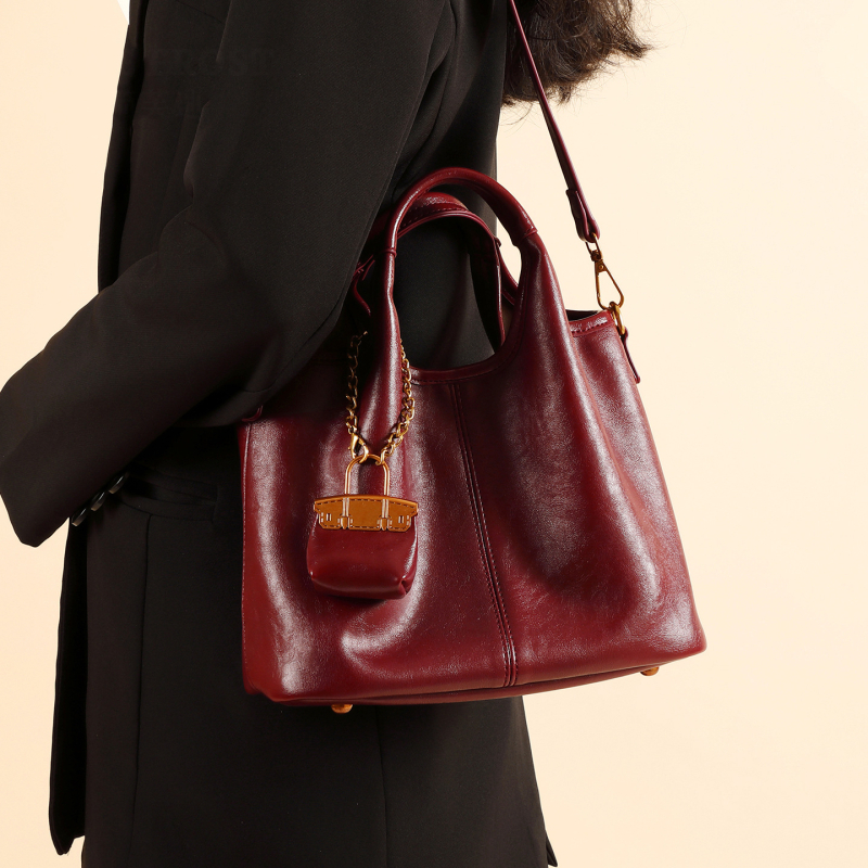 Miesto minimalistinis PU odos krepšys, užtrauktukas, poliesterio vidus, vienos peties dirželis, ruduo 2025