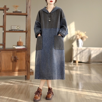 Рокля с качулка и дълги ръкави, полиестер, прав силует, градски елегантен стил