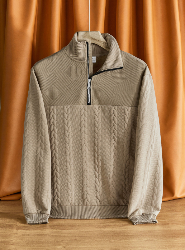 Hanorac tricotat cu guler înalt și fermoar, croială lejeră, jacquard 300 g, 95% poliester, 5% elastan, mâneci lungi, detaliu jacquard, primăvară-toamnă