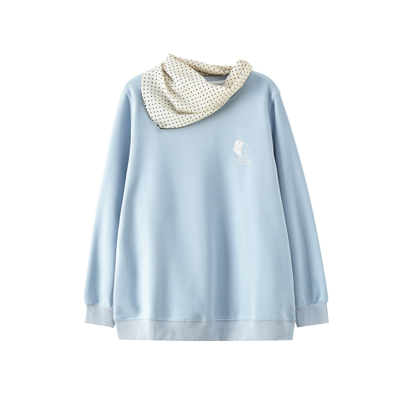 Didelių dydžių moterų koledžo stiliaus džemperis su šalikėliu - gobtuvas, apskritas kaklas, ilgom rankovėm, laisvas kirpimas, medvilnės–polieterio mišinys, siuvinėjimas, ruduo 2025